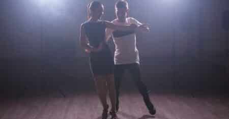 Atrévete a bailar con las clases particulares de ritmos latinos en Valencia