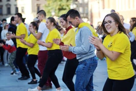 Disfruta con nosotros la experiencia flashmob bachata en Valencia