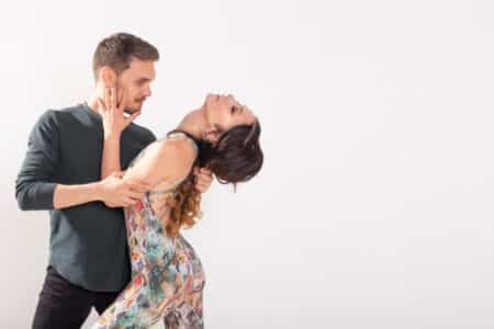 Salsa, Ritmo y Pasión: Clases de Baile en Valencia