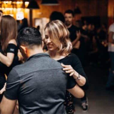 Beneficios de recibir clases particulares de baile en Valencia
